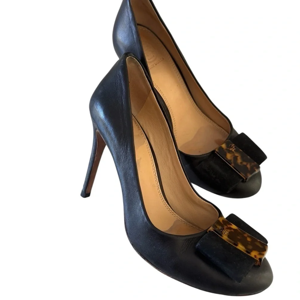 Elegant Black Leather Heels with Tortoise Bow Tory Burch - Picture 4 of 14